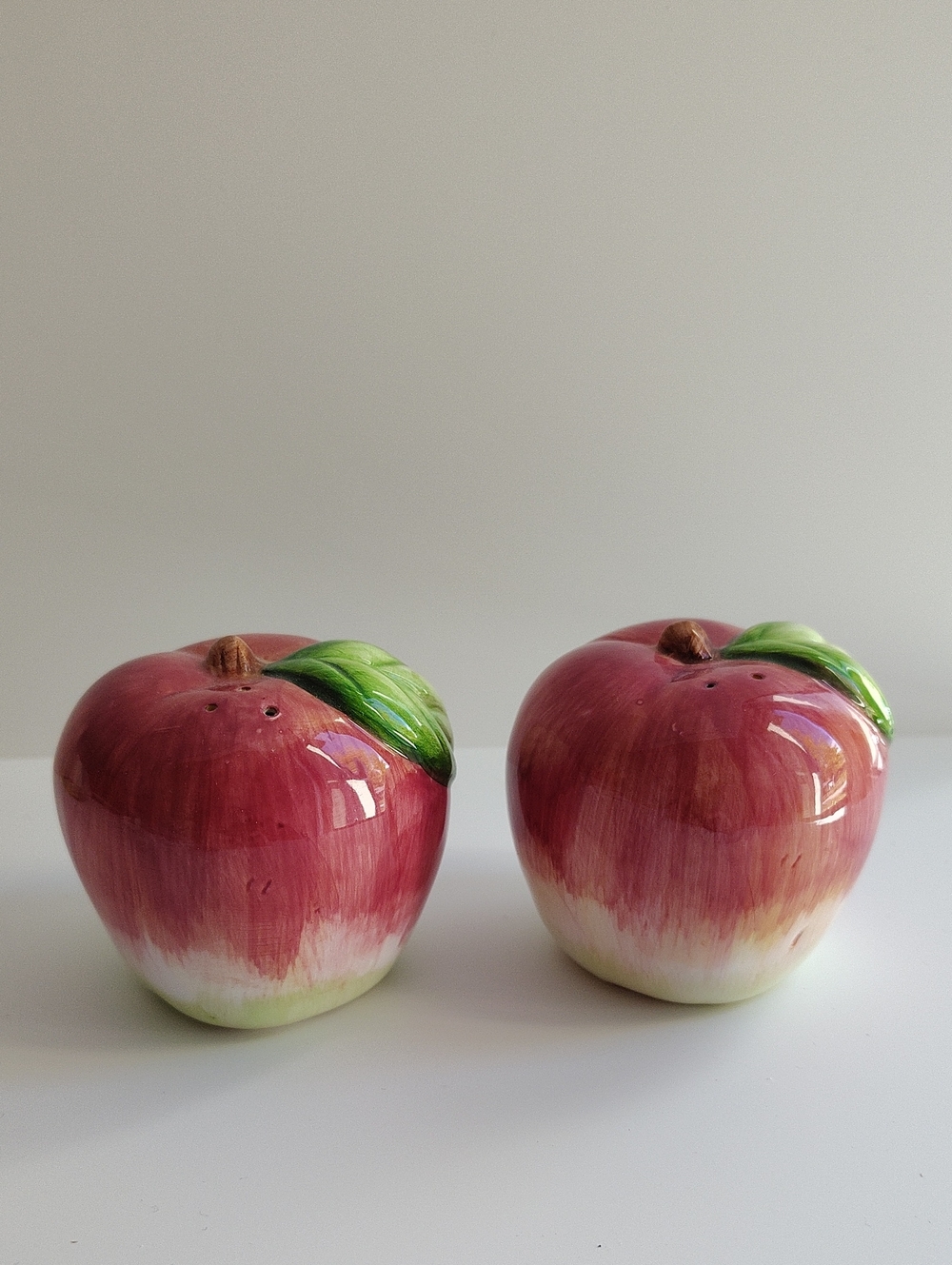 Ceramic Apple Salt and Pepper Shaker Set - Red and Green
